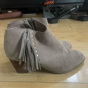 Vionic Western booties